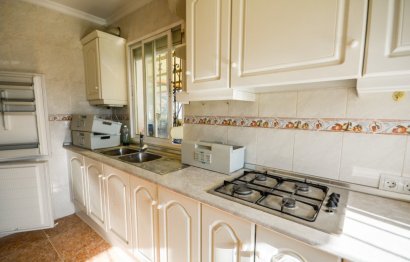 Resale - House - Detached Villa - Estepona - Estepona Centro