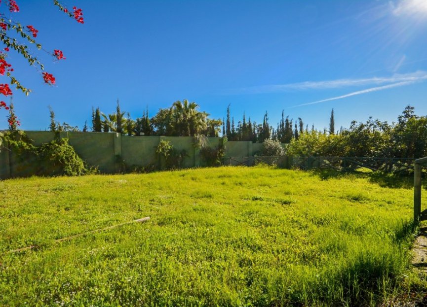 Resale - House - Detached Villa - Estepona - Estepona Centro