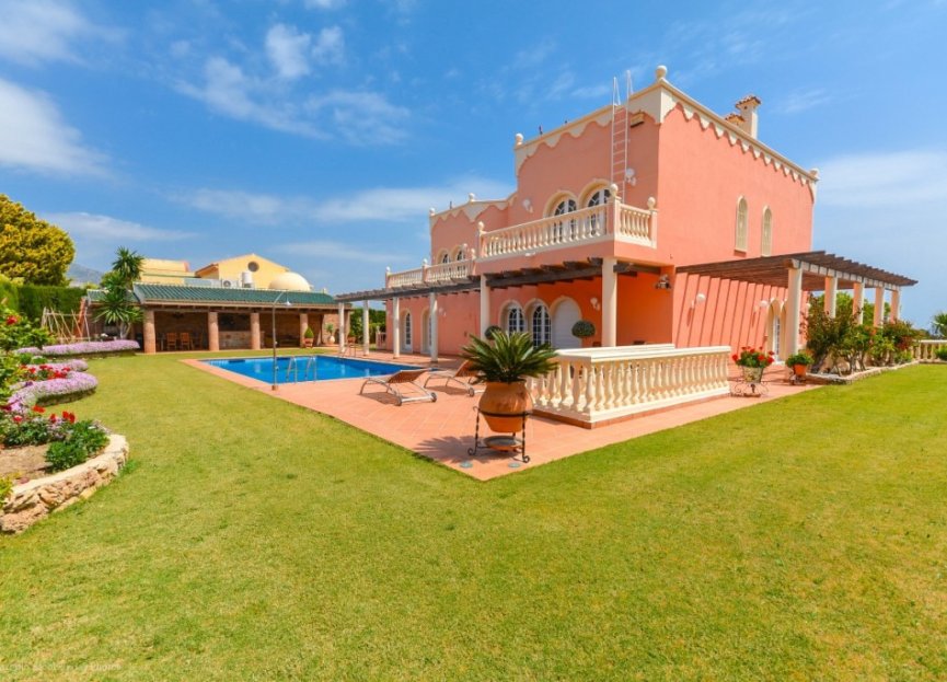 Resale - House - Detached Villa - Benalmádena - Benalmadena Centro