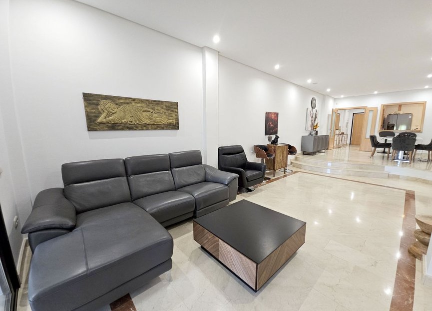 Resale - Apartment - Ground Floor Apartment - Marbella - Puerto Banús