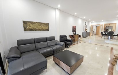 Resale - Apartment - Ground Floor Apartment - Marbella - Puerto Banús