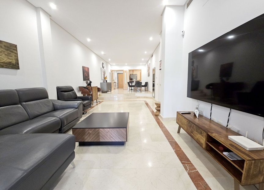 Resale - Apartment - Ground Floor Apartment - Marbella - Puerto Banús