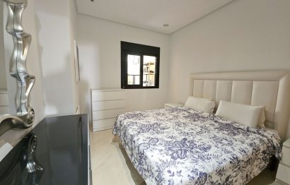 Resale - Apartment - Ground Floor Apartment - Marbella - Puerto Banús