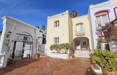 Resale - House - Semi-Detached House - Benahavís - La Heredia