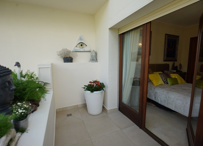 Resale - Apartment - Middle Floor Apartment - Estepona - Estepona Centro