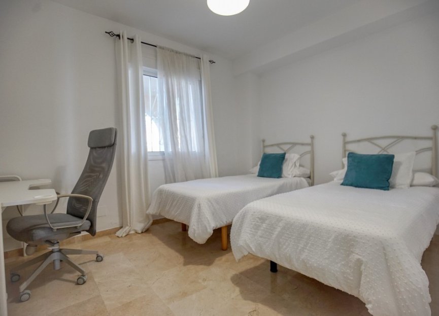 Reventa - Apartment - Middle Floor Apartment - Estepona - Estepona Centro