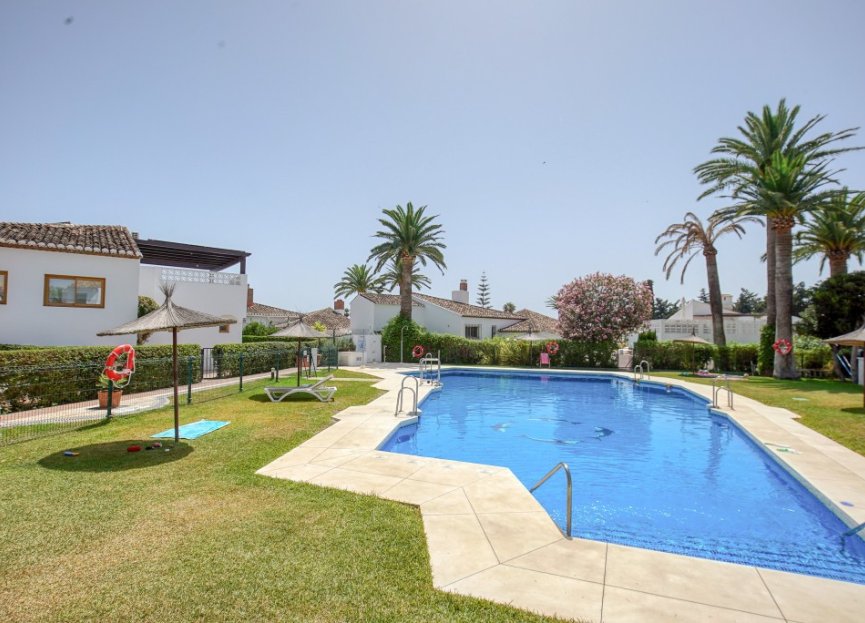 Resale - House - Detached Villa - Estepona - Estepona Centro