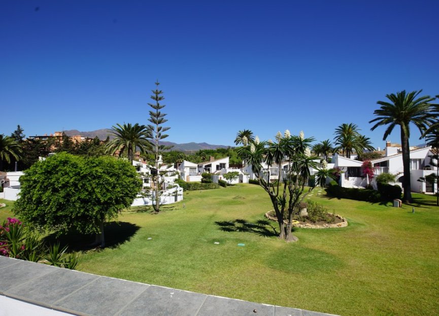 Resale - House - Detached Villa - Estepona - Estepona Centro