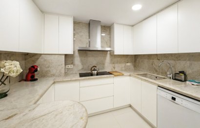 Resale - Apartment - Middle Floor Apartment - Marbella