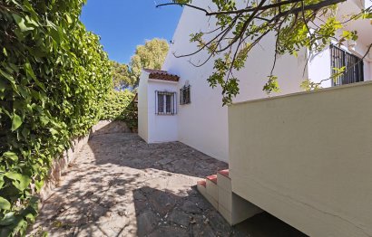 Resale - House - Detached Villa - Estepona - Estepona Centro