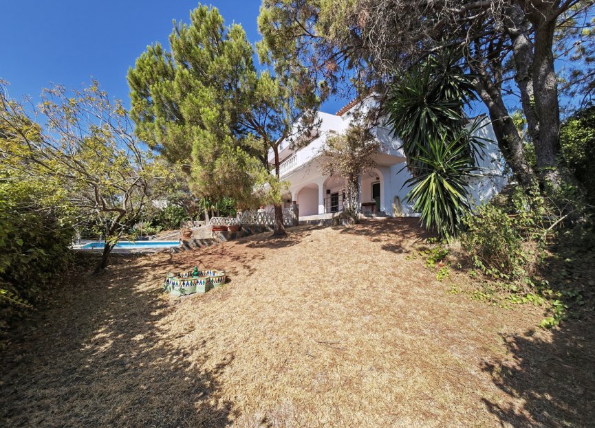 Resale - House - Detached Villa - Estepona - Estepona Centro