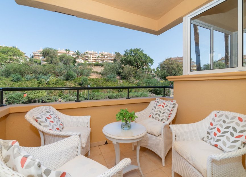 Resale - Apartment - Middle Floor Apartment - Marbella - Elviria