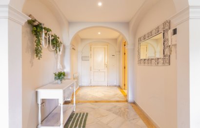 Resale - Apartment - Middle Floor Apartment - Marbella - Nueva Andalucia