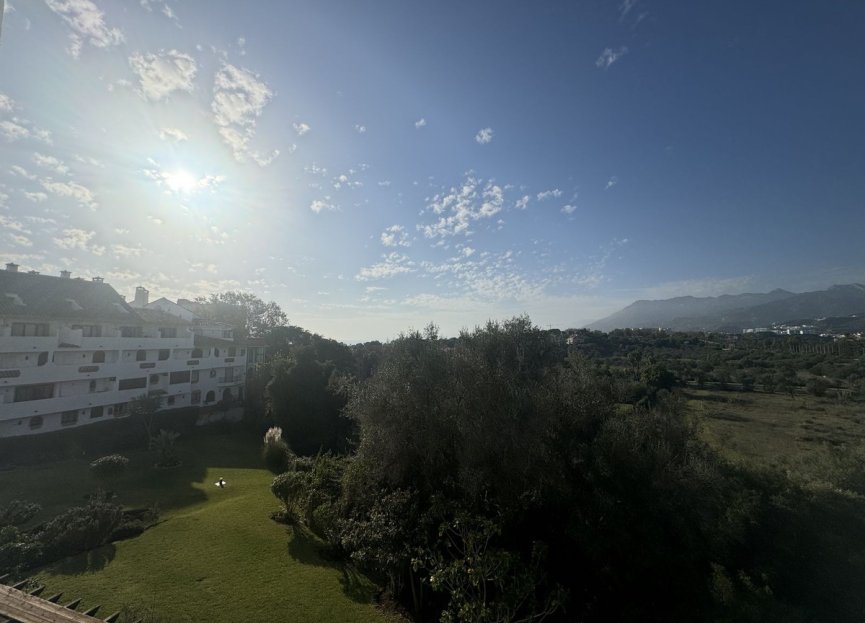 Resale - Apartment - Middle Floor Apartment - Marbella - Las Chapas