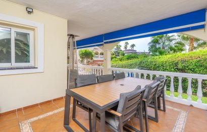 Resale - House - Detached Villa - Benalmádena - Benalmadena Centro