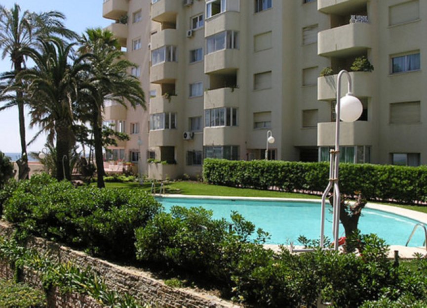 Resale - Apartment - Penthouse - Estepona - Estepona Centro