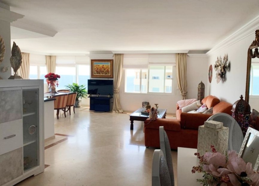 Resale - Apartment - Penthouse - Estepona - Estepona Centro