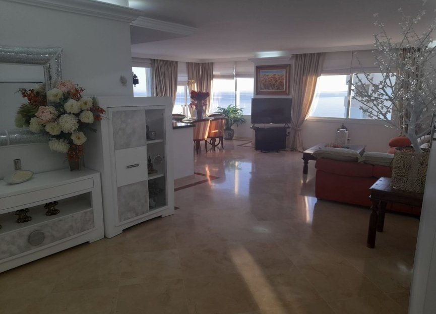 Resale - Apartment - Penthouse - Estepona - Estepona Centro