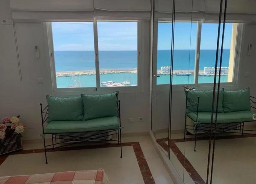 Resale - Apartment - Penthouse - Estepona - Estepona Centro