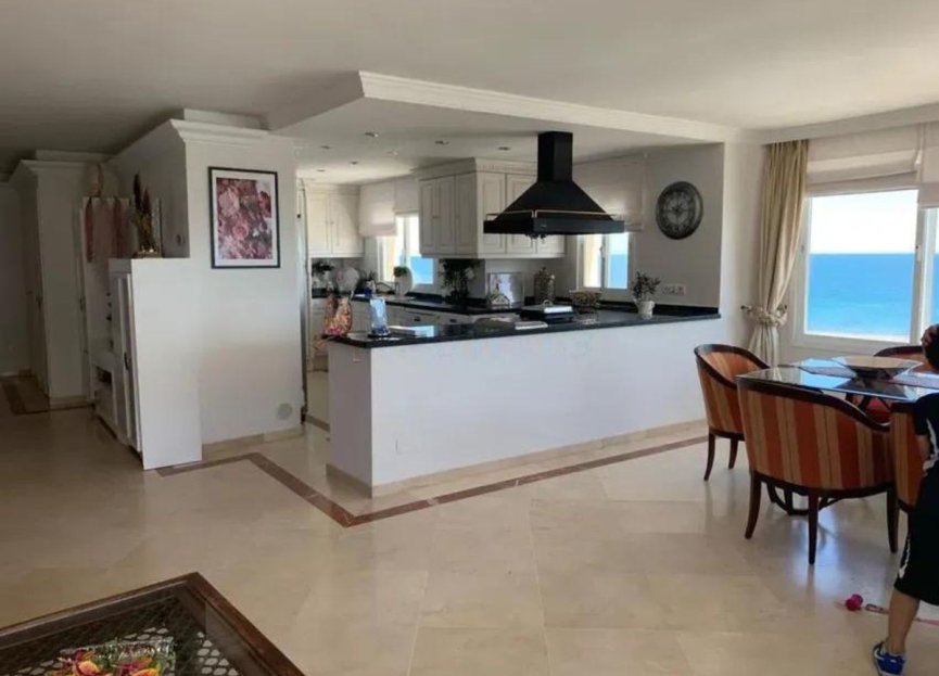 Resale - Apartment - Penthouse - Estepona - Estepona Centro