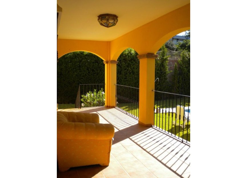 Resale - House - Detached Villa - Estepona - Estepona Centro