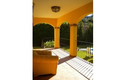 Resale - House - Detached Villa - Estepona - Estepona Centro