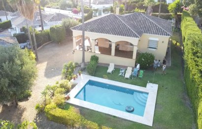 Resale - House - Detached Villa - Estepona - Estepona Centro