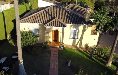 Resale - House - Detached Villa - Estepona - Estepona Centro