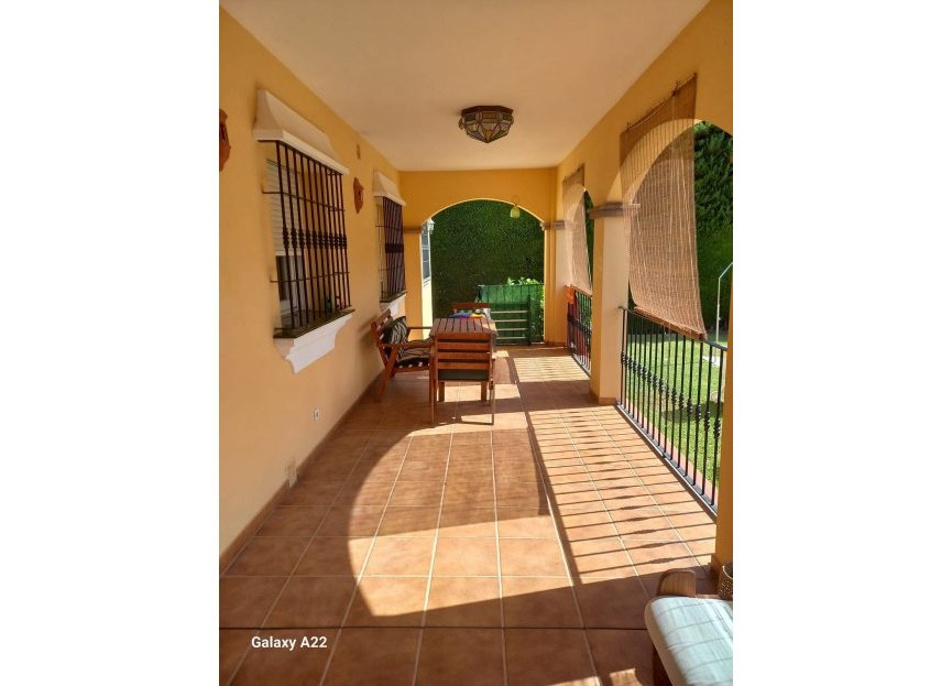 Resale - House - Detached Villa - Estepona - Estepona Centro