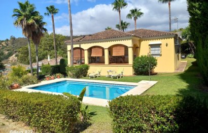 Resale - House - Detached Villa - Estepona - Estepona Centro