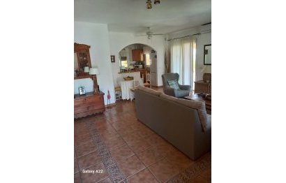 Resale - House - Detached Villa - Estepona - Estepona Centro