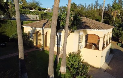 Resale - House - Detached Villa - Estepona - Estepona Centro