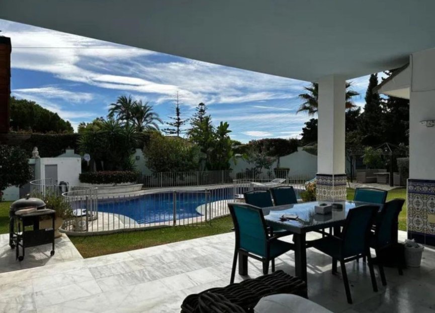 Reventa - House - Detached Villa - Marbella - Marbella Centro