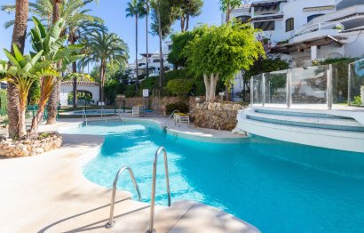 Resale - Apartment - Middle Floor Apartment - Marbella - Elviria