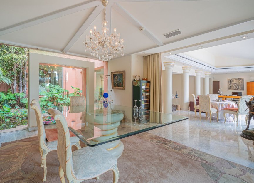 Resale - House - Detached Villa - Marbella - Nagüeles