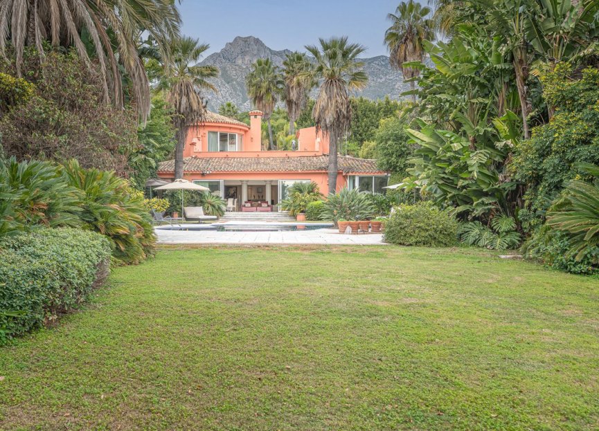 Resale - House - Detached Villa - Marbella - Nagüeles