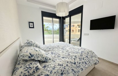 Resale - Apartment - Middle Floor Apartment - Estepona - Estepona Centro