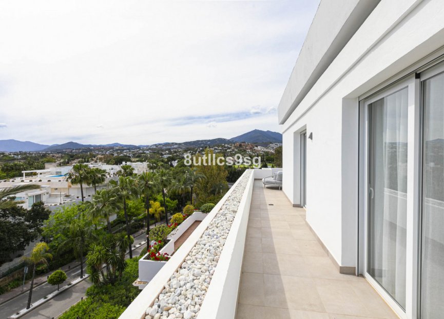 Resale - Apartment - Middle Floor Apartment - Marbella - Nueva Andalucia