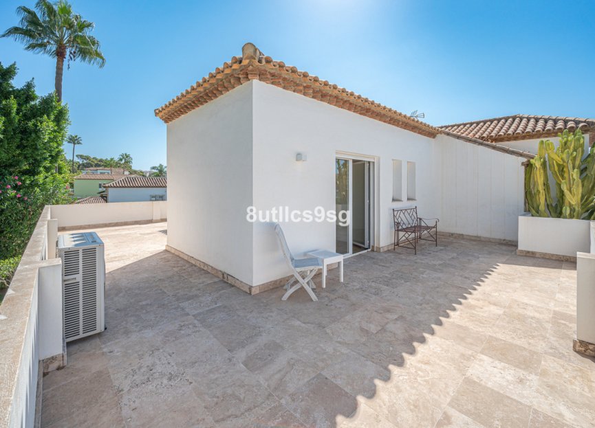 Resale - House - Detached Villa - Marbella - Nueva Andalucia