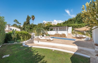 Resale - House - Detached Villa - Marbella - Nueva Andalucia