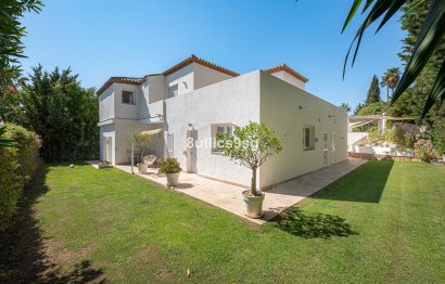 Resale - House - Detached Villa - Marbella - Nueva Andalucia