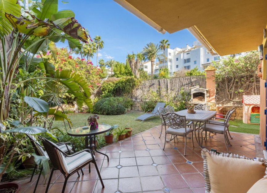 Resale - House - Semi-Detached House - Estepona - Atalaya