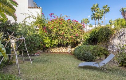 Resale - House - Semi-Detached House - Estepona - Atalaya