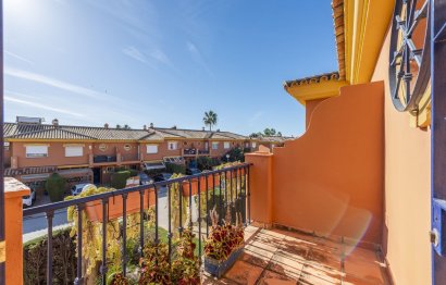 Resale - House - Semi-Detached House - Estepona - Atalaya