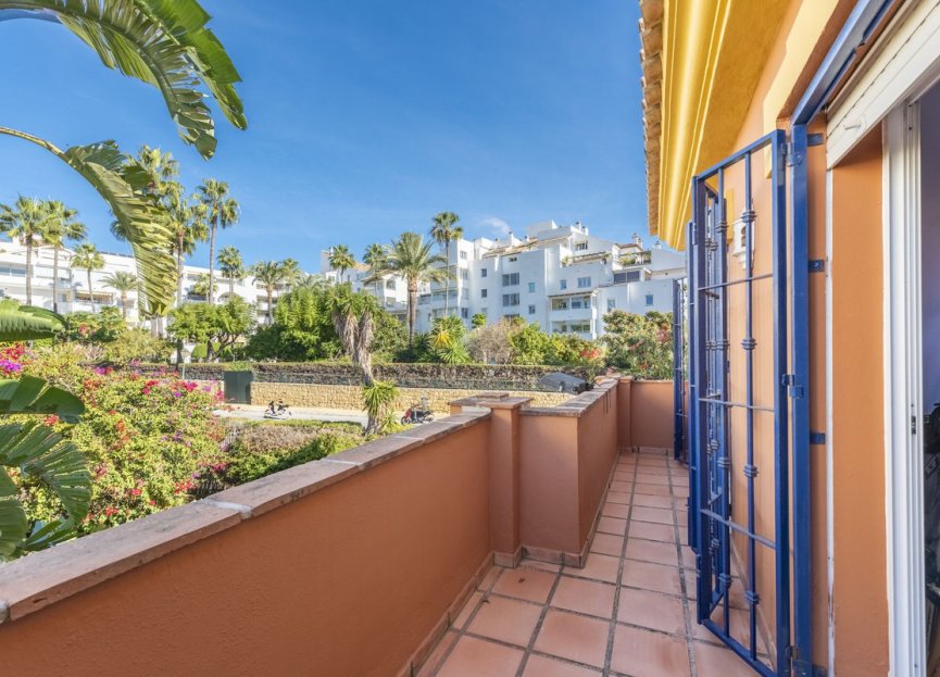 Resale - House - Semi-Detached House - Estepona - Atalaya