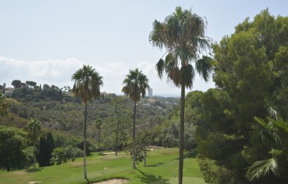 Resale - Apartment - Middle Floor Apartment - Marbella - Elviria