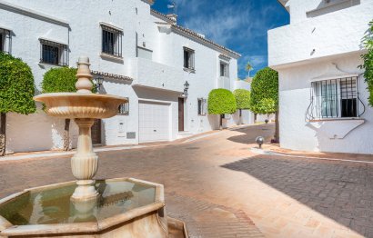 Resale - House - Townhouse - Marbella - Las Brisas