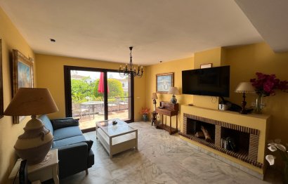 Resale - House - Townhouse - Estepona - Estepona Centro