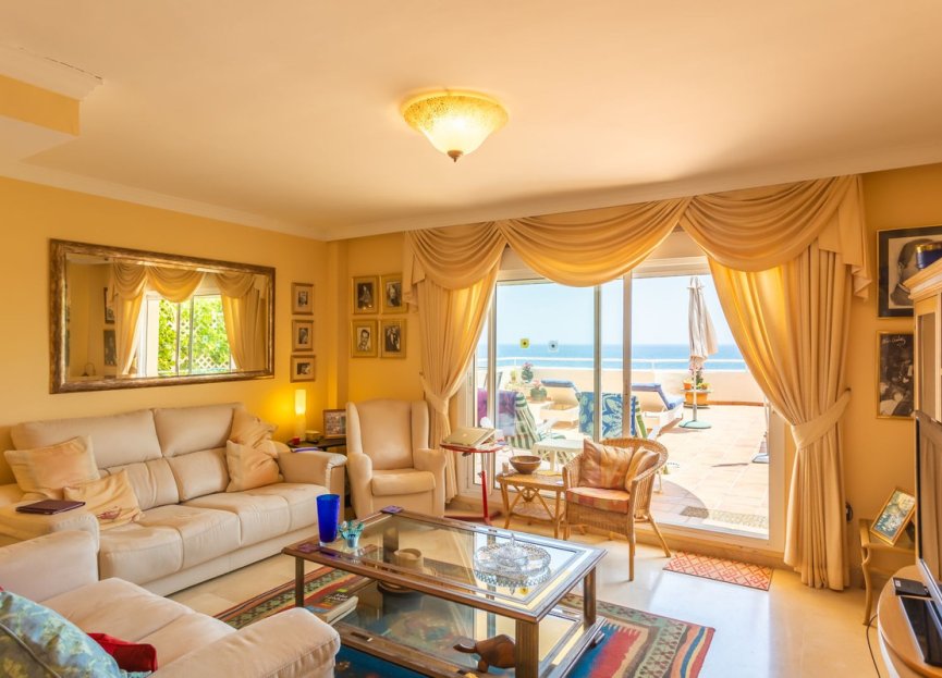 Resale - Apartment - Middle Floor Apartment - Estepona - Estepona Centro