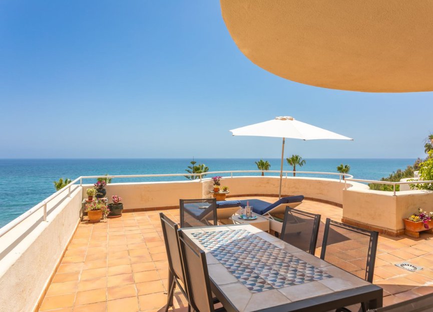 Resale - Apartment - Middle Floor Apartment - Estepona - Estepona Centro